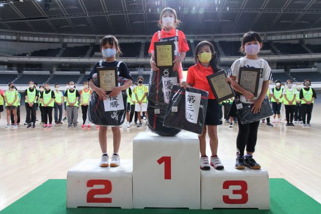 第34回全国ショートテニストーナメント大会1～2年生女子入賞者
